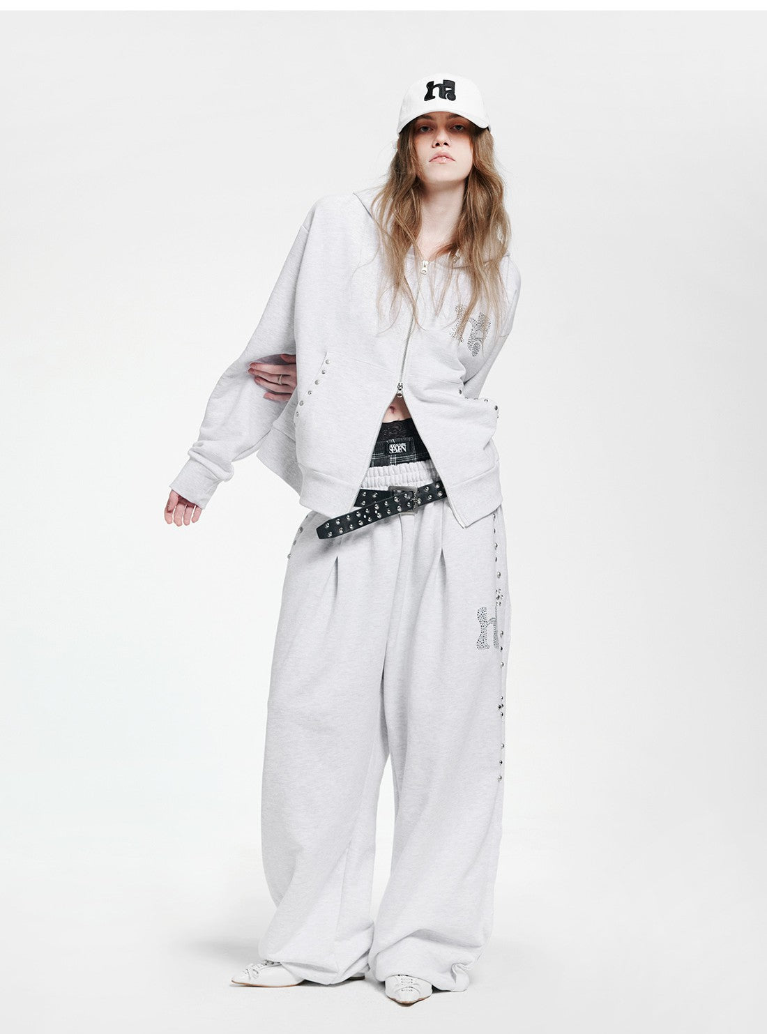Holy Symbol Oversized hooded zip-up WHITE MELANGE 着用イメージ3