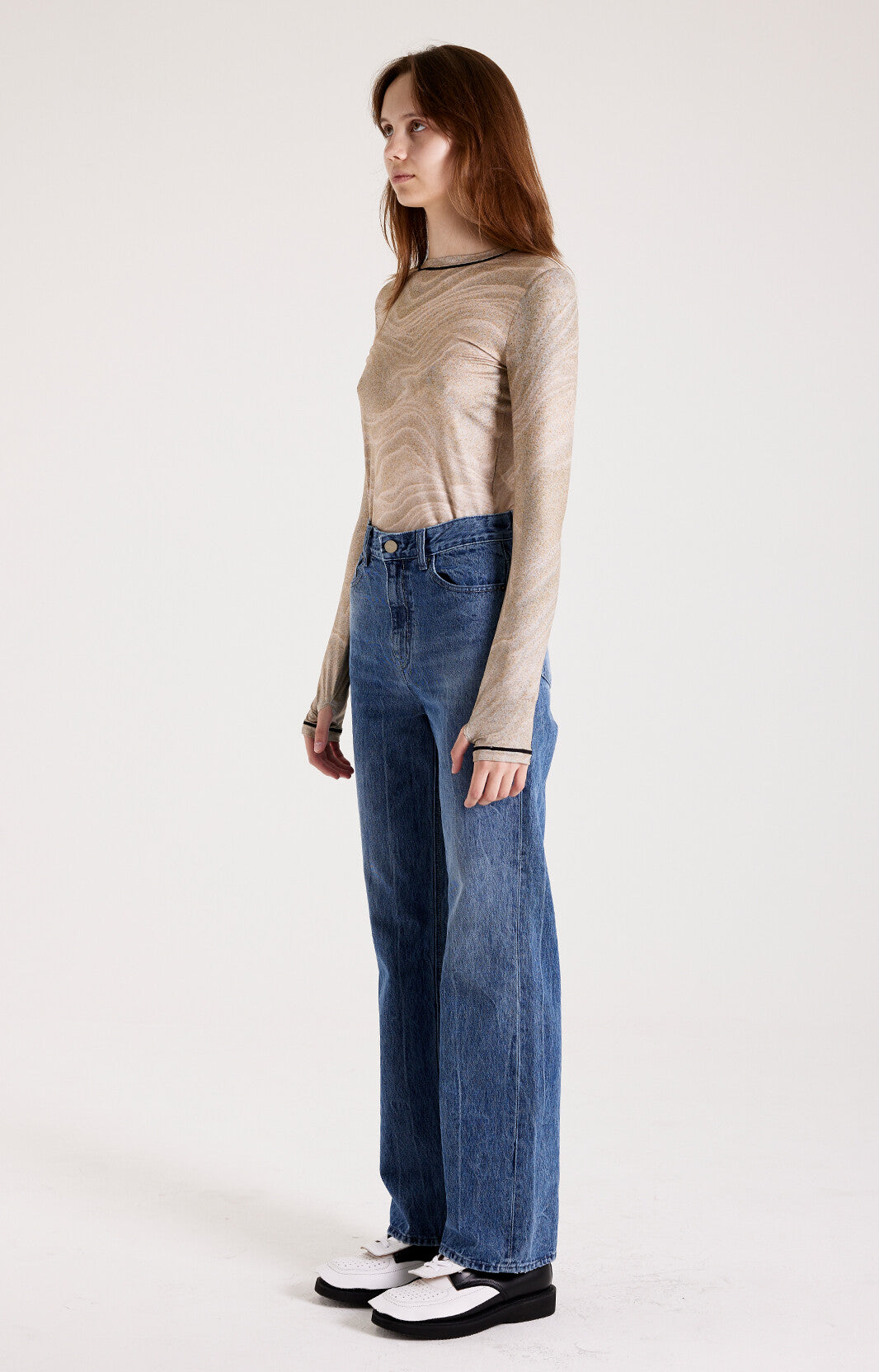 PRINT LONG SLEEVE ROUND T-SHIRT_[SAND]