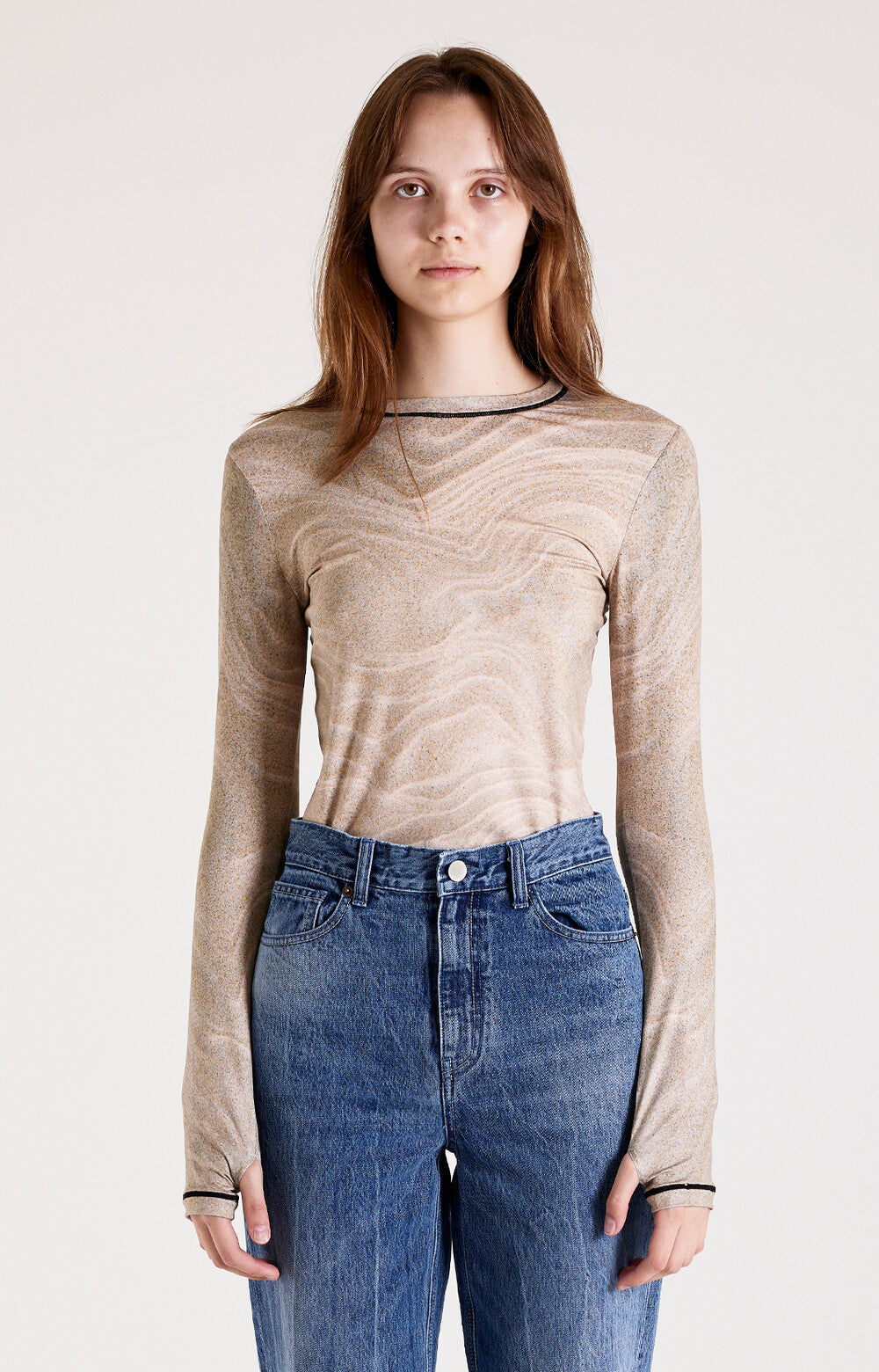 PRINT LONG SLEEVE ROUND T-SHIRT_[SAND]