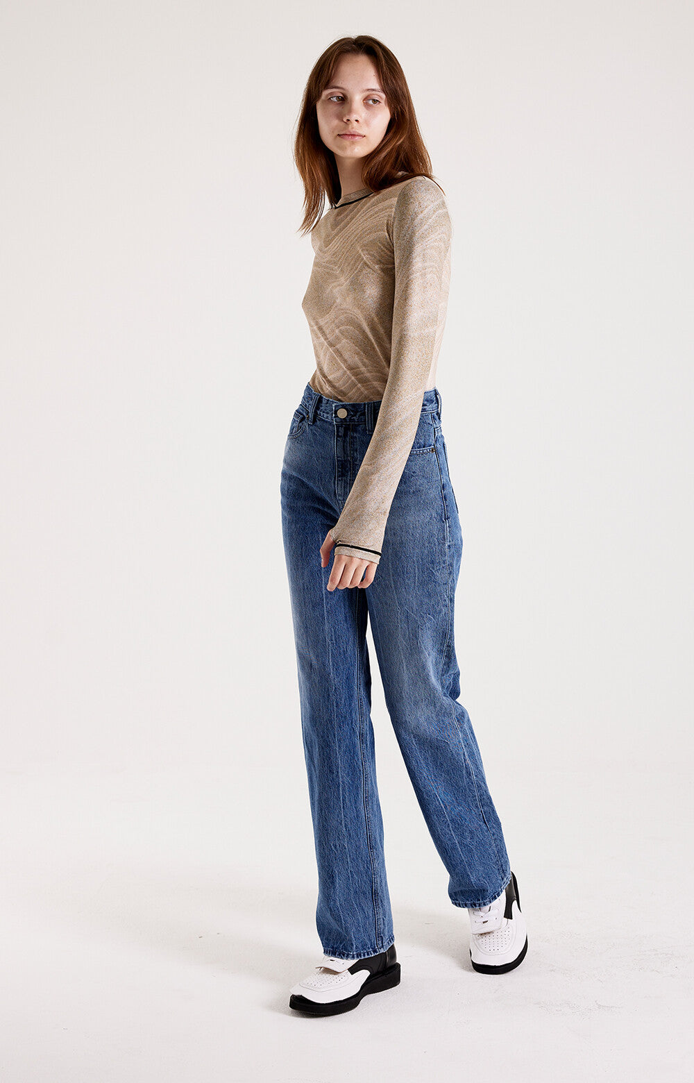 PRINT LONG SLEEVE ROUND T-SHIRT_[SAND]