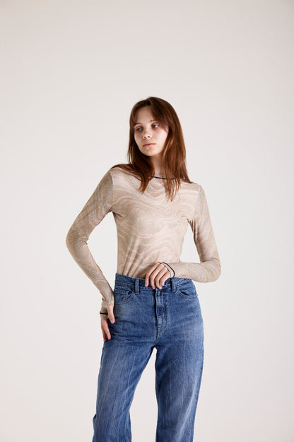 PRINT LONG SLEEVE ROUND T-SHIRT_[SAND]