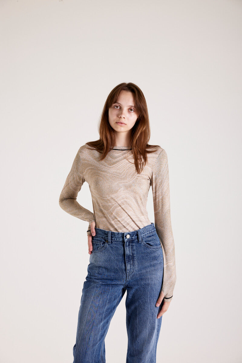 PRINT LONG SLEEVE ROUND T-SHIRT_[SAND]