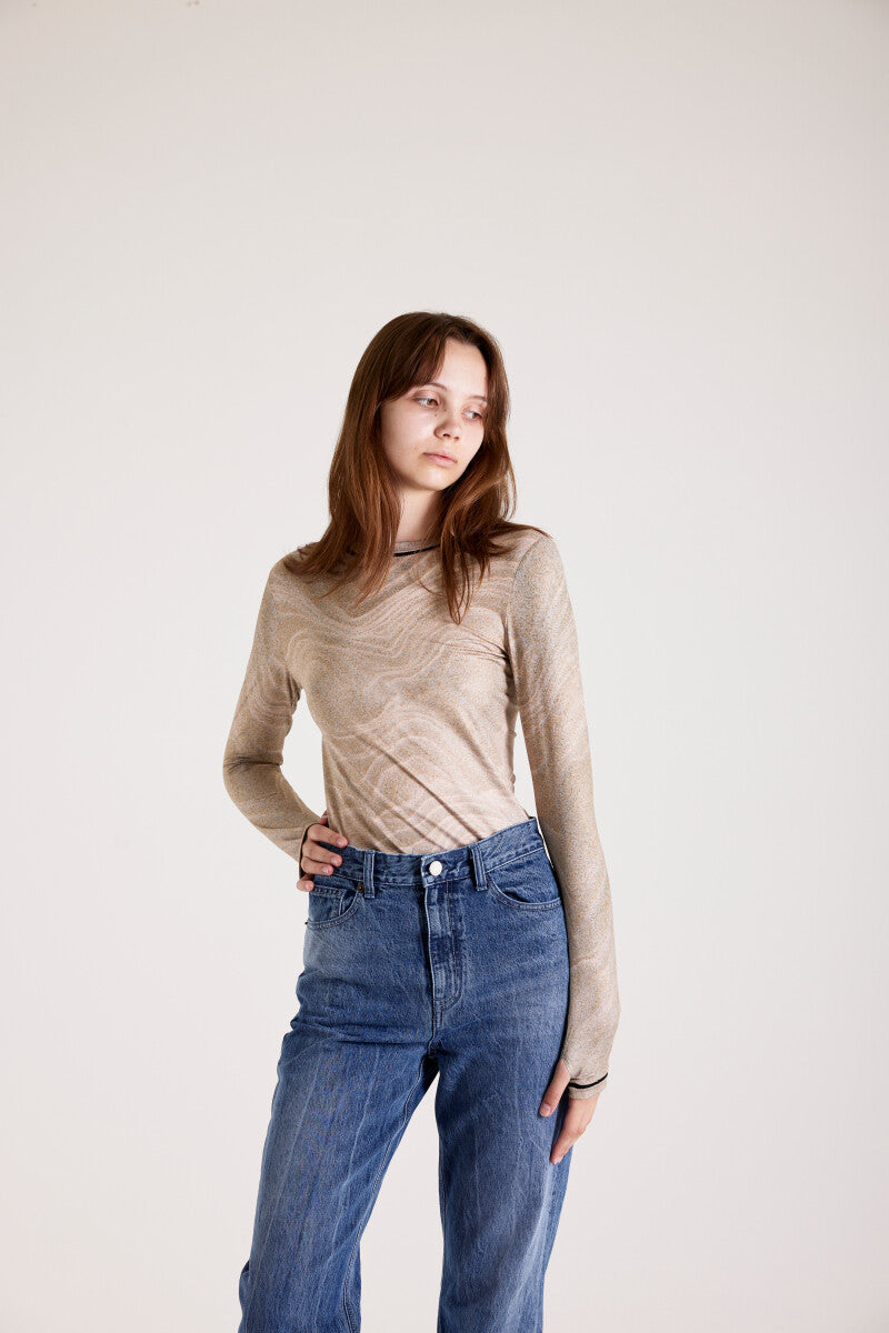 PRINT LONG SLEEVE ROUND T-SHIRT_[SAND]