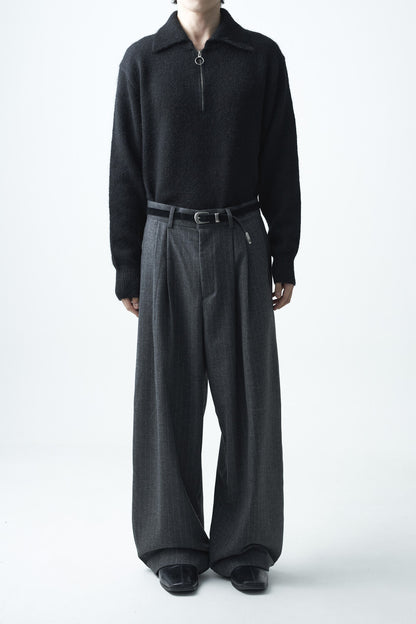 Striped woolen pintuck slacks