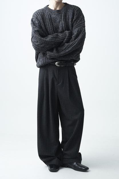 Striped woolen pintuck slacks