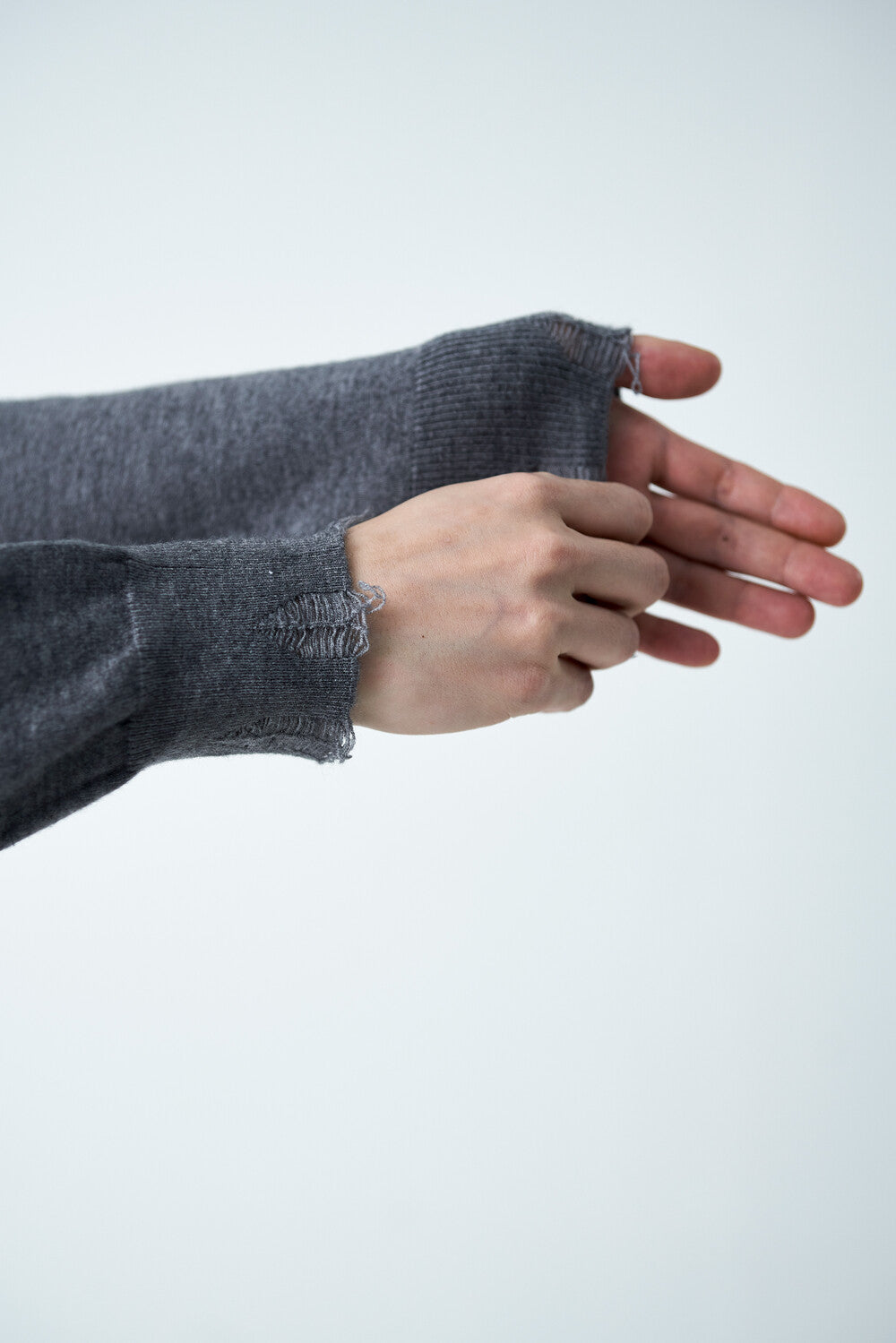 Damage Cutting Knit Cardigan