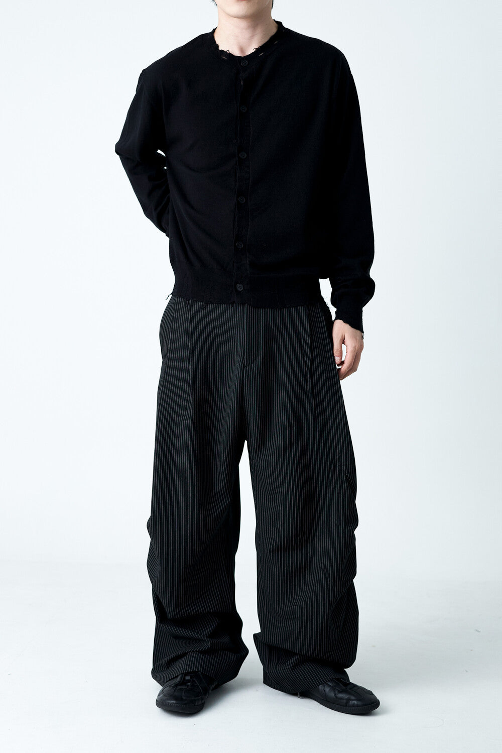 Damage Cutting Knit Cardigan