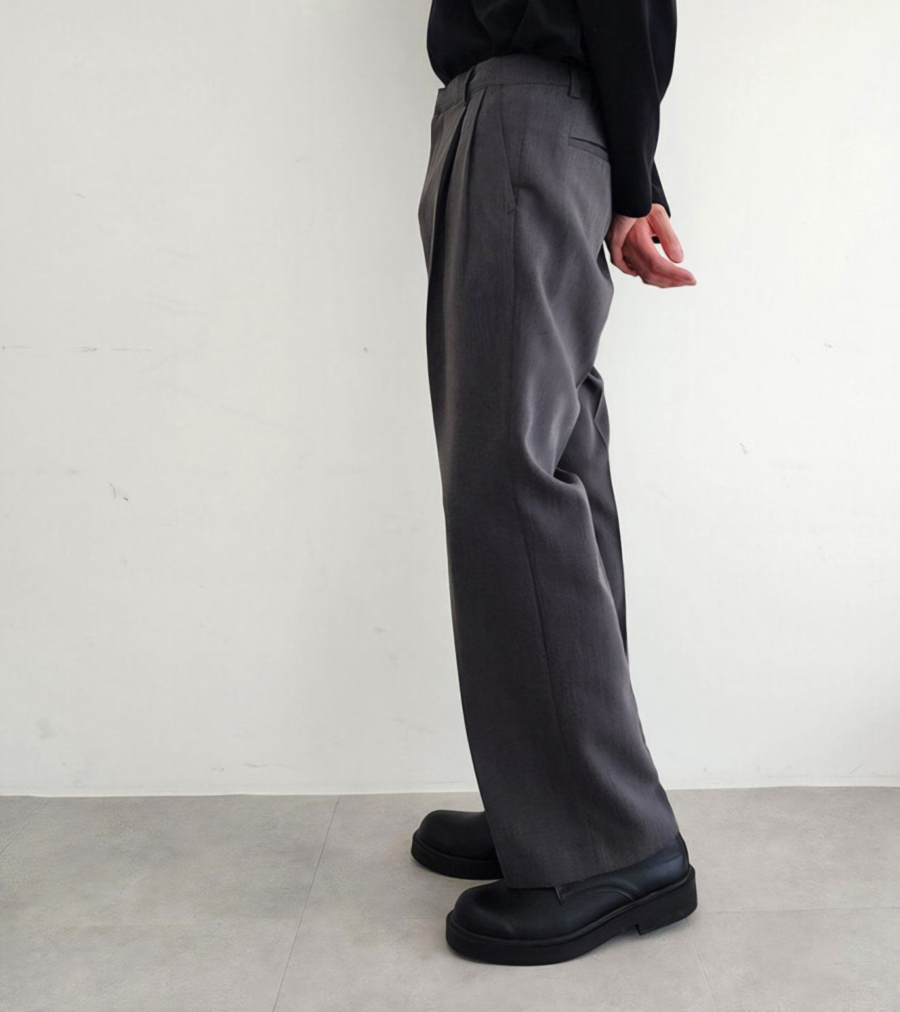 Robin Two-tuck Wide Slacks