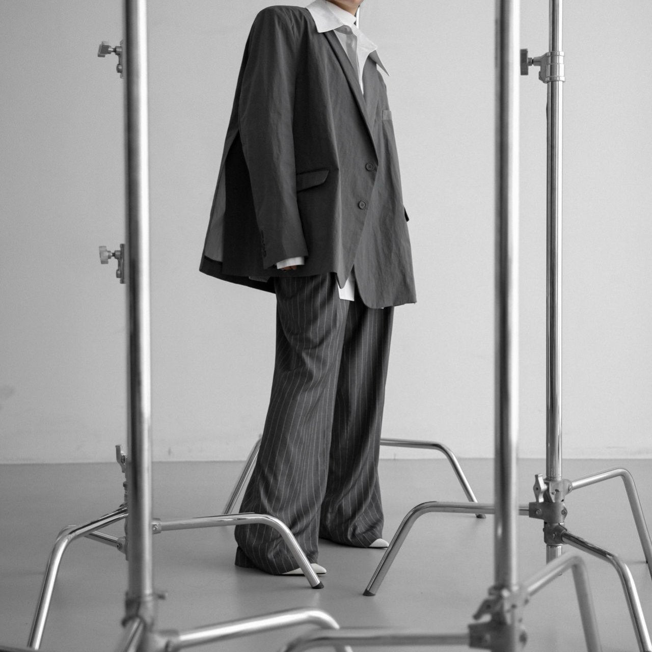 【PAPERMOON 페이퍼 문】SS / Oversized Back Side Slit Nylon Twill Blazer