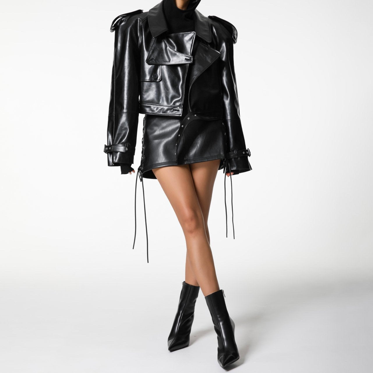 [Ready to ship] [PAPERMOON] AW / Belted Buckle Detail Chunky Cropped Leather Trench Jacket