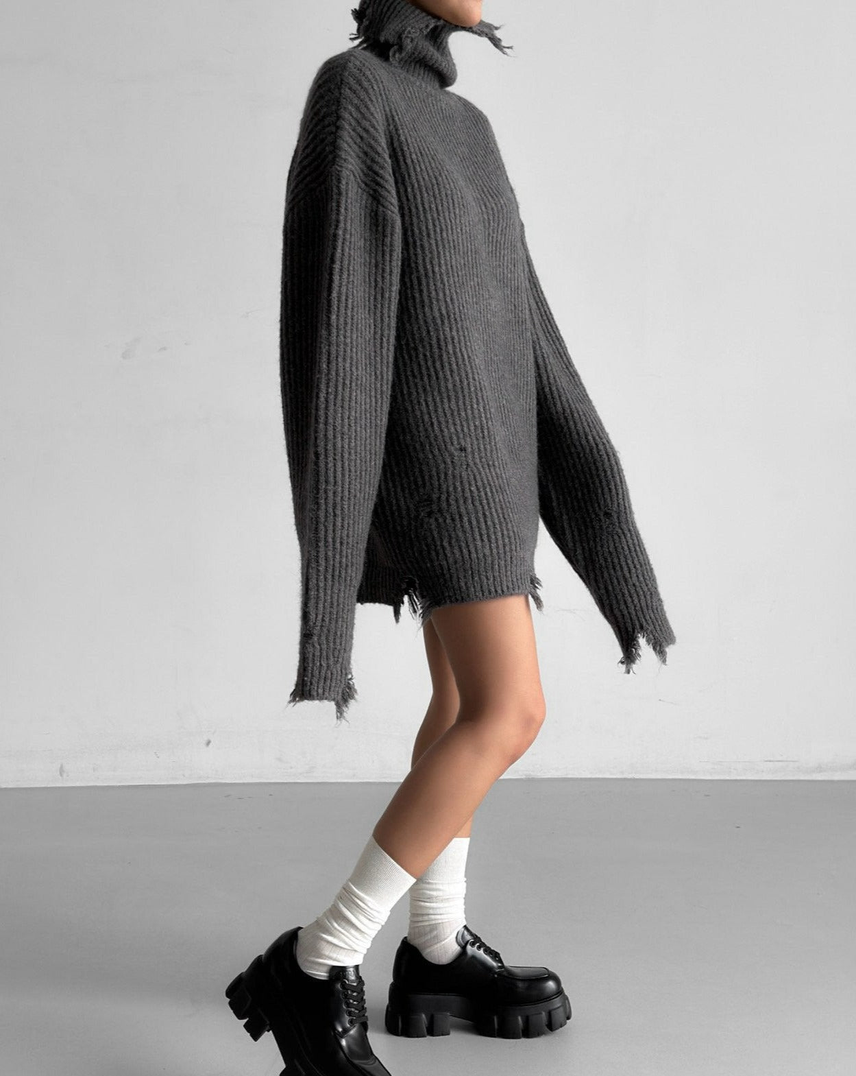 【즉납】【PAPERMOON 페이퍼 문】AW / Alpaca Blend Wool Chunky Oversized Distressed Turltleneck Knit