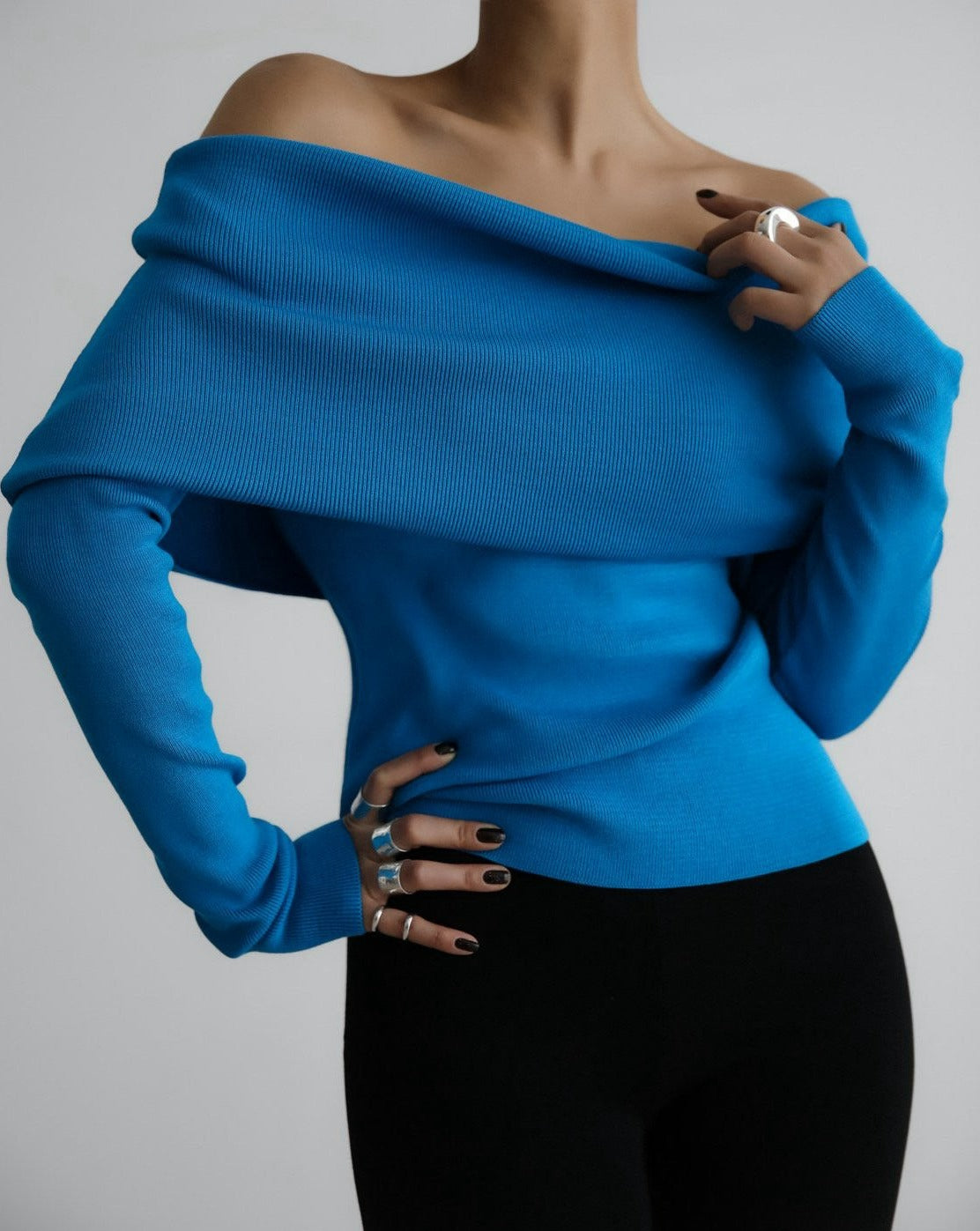 【PAPERMOON 페이퍼 문】SS / Off Shoulder Long Sleeved Knit Top