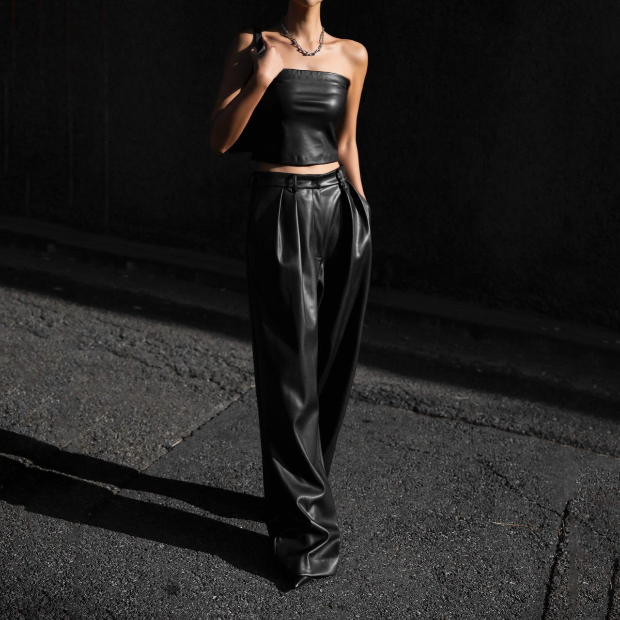 【PAPERMOON ペーパームーン】SS / Off Shoulder Vegan Leather Tube Top