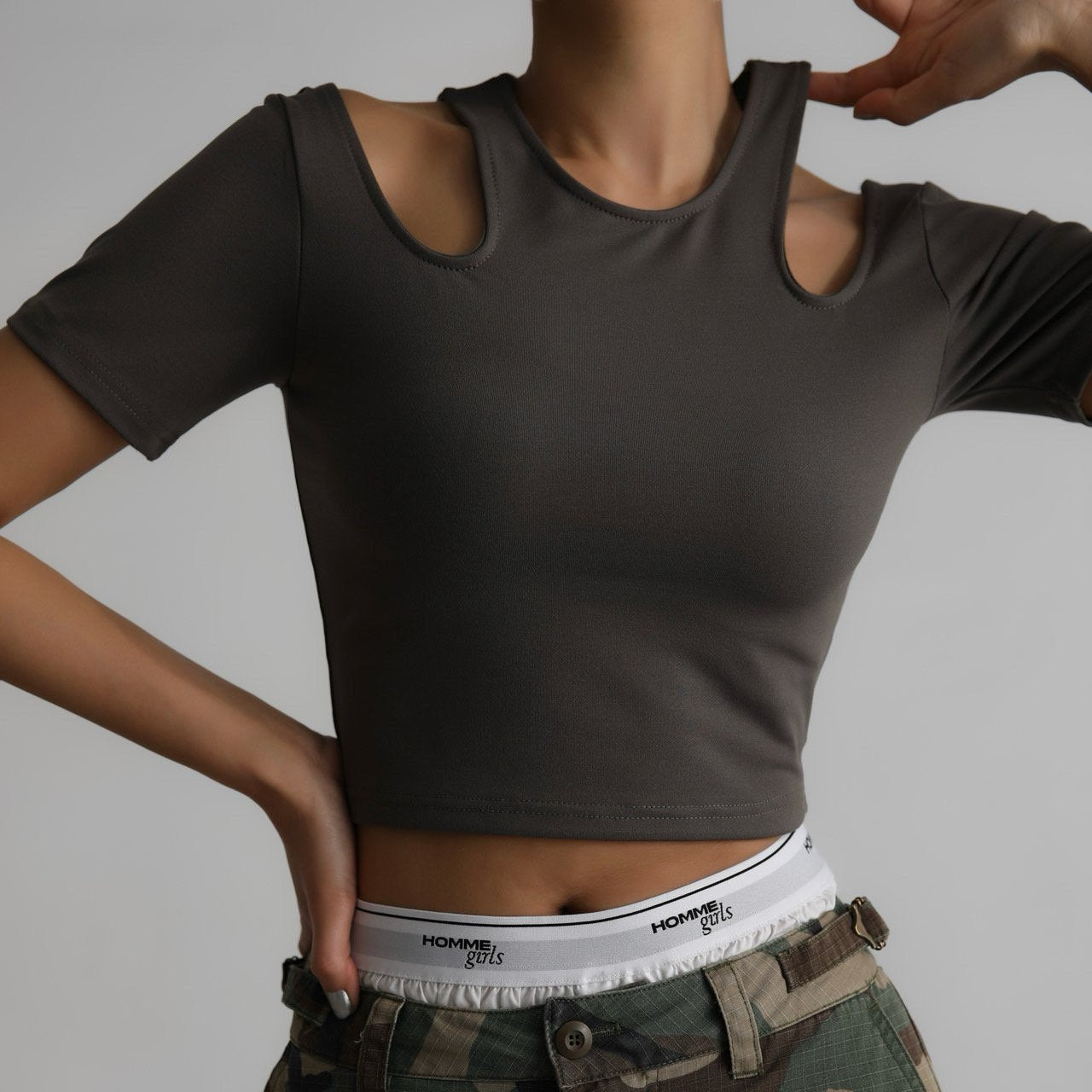 [PAPERMOON] SS / Cut Out Shoulder Detail Cropped Top