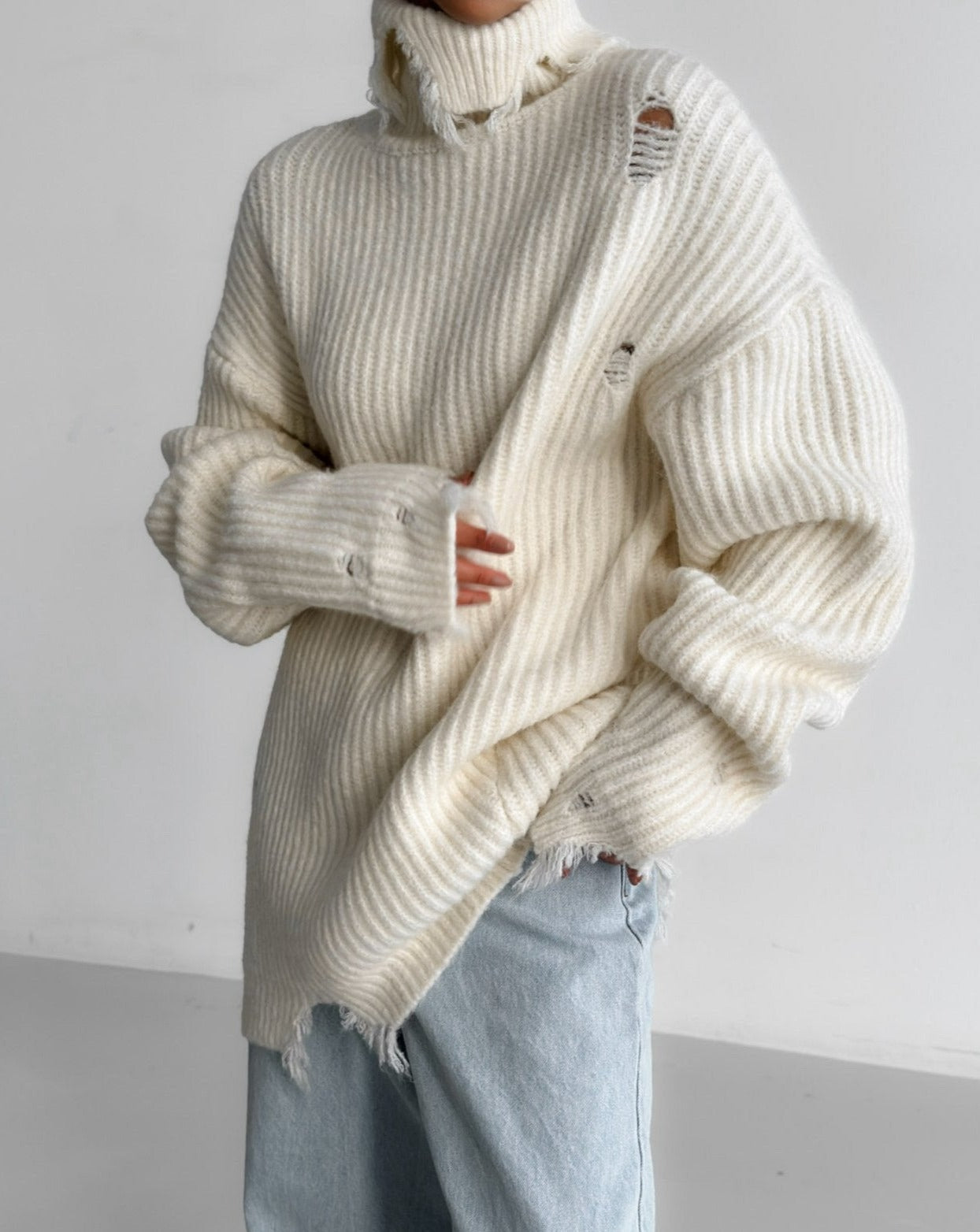 【즉납】【PAPERMOON 페이퍼 문】AW / Alpaca Blend Wool Chunky Oversized Distressed Turltleneck Knit