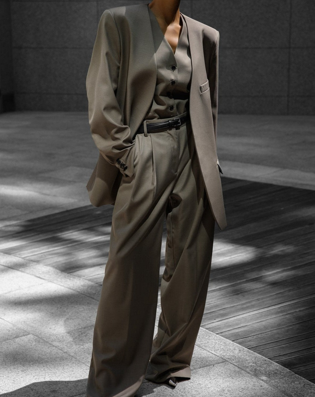 【PAPERMOON 페이퍼 문】SS / Sharkskin Fabric Collarless Oversized Set Up Blazer