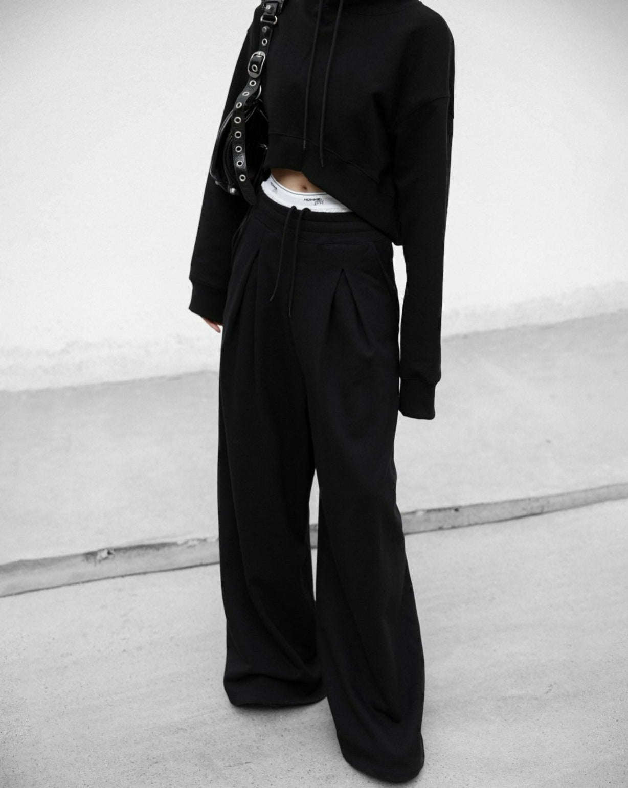 【PAPERMOON 페이퍼 문】SS / Pin - Tuck Detail Sweat Wide Pants