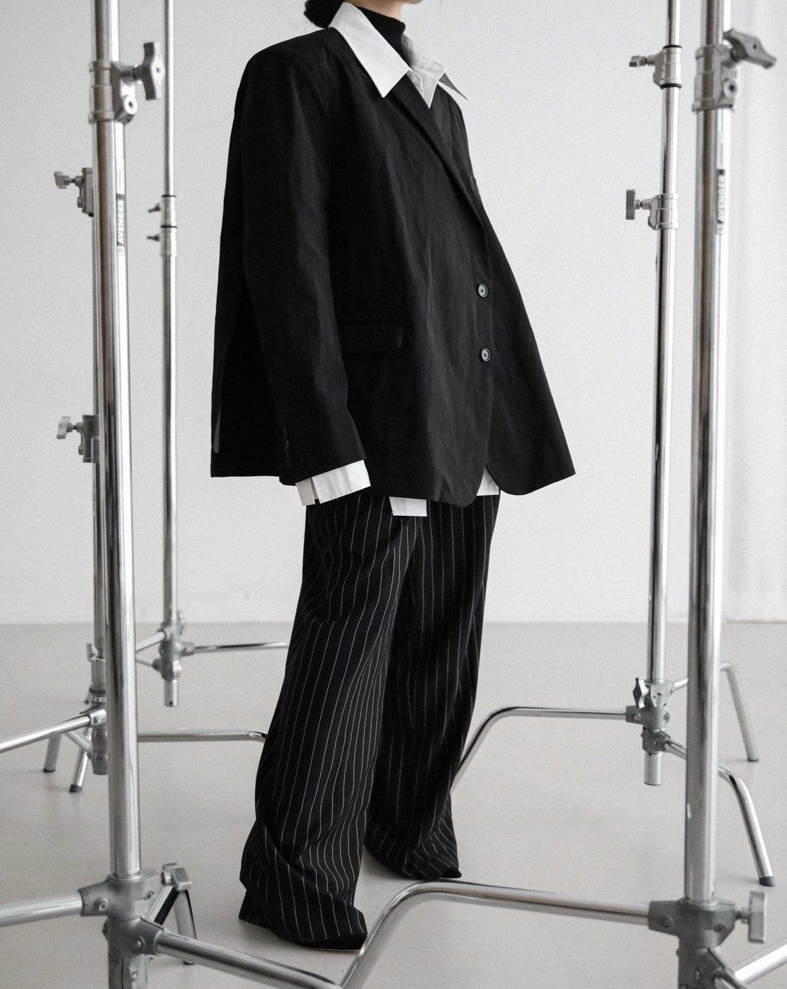 【PAPERMOON 페이퍼 문】SS / Oversized Back Side Slit Nylon Twill Blazer