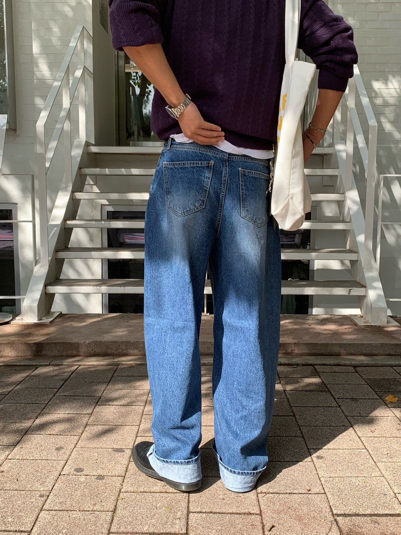 Mid-Blue Curved Denim Pants