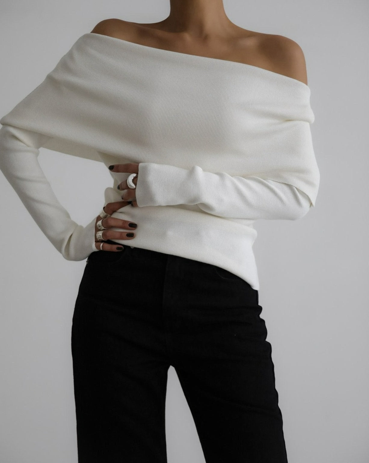 [PAPERMOON] SS / Off Shoulder Long Sleeved Knit Top