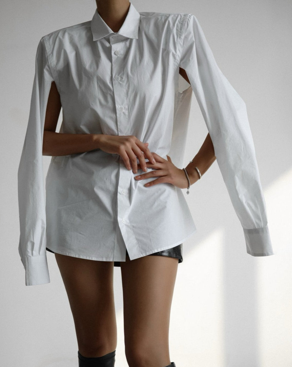 【PAPERMOON 페이퍼 문】SS / Classic Padded Shoulder Cut Out Detail Button Down Shirt