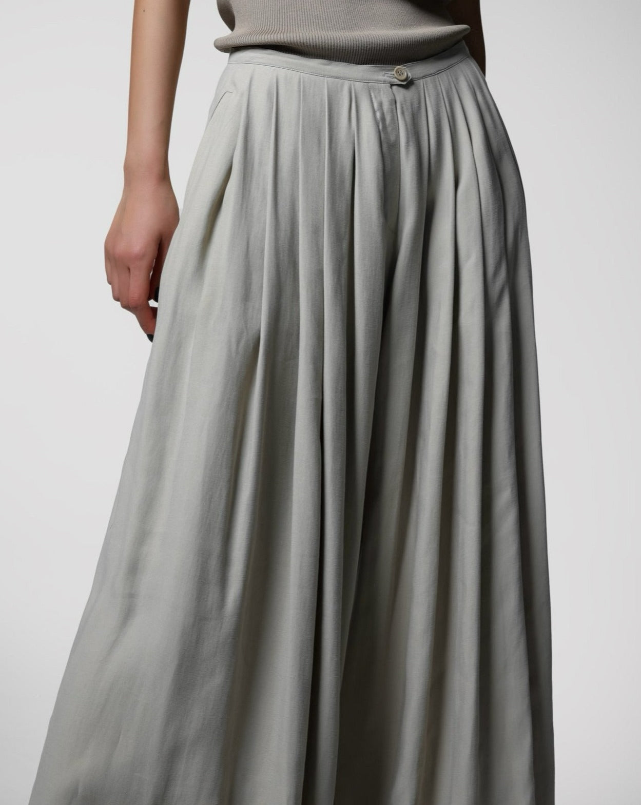 【PAPERMOON 페이퍼 문】SS / Bamboo Pleated Pin - Tuck Wide Trousers