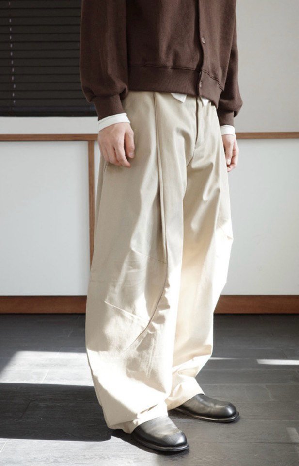 Wood Dart Curved Pants