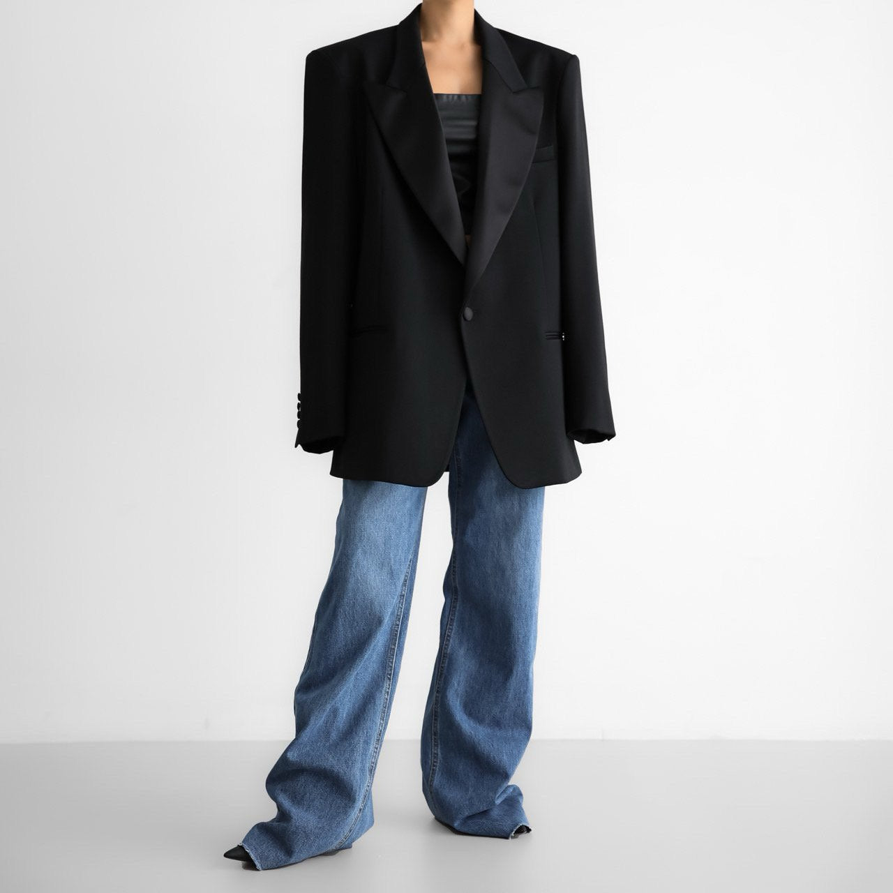 【PAPERMOON ペーパームーン】SS / Satin Peaked Lapel Oversized Tuxedo Blazer