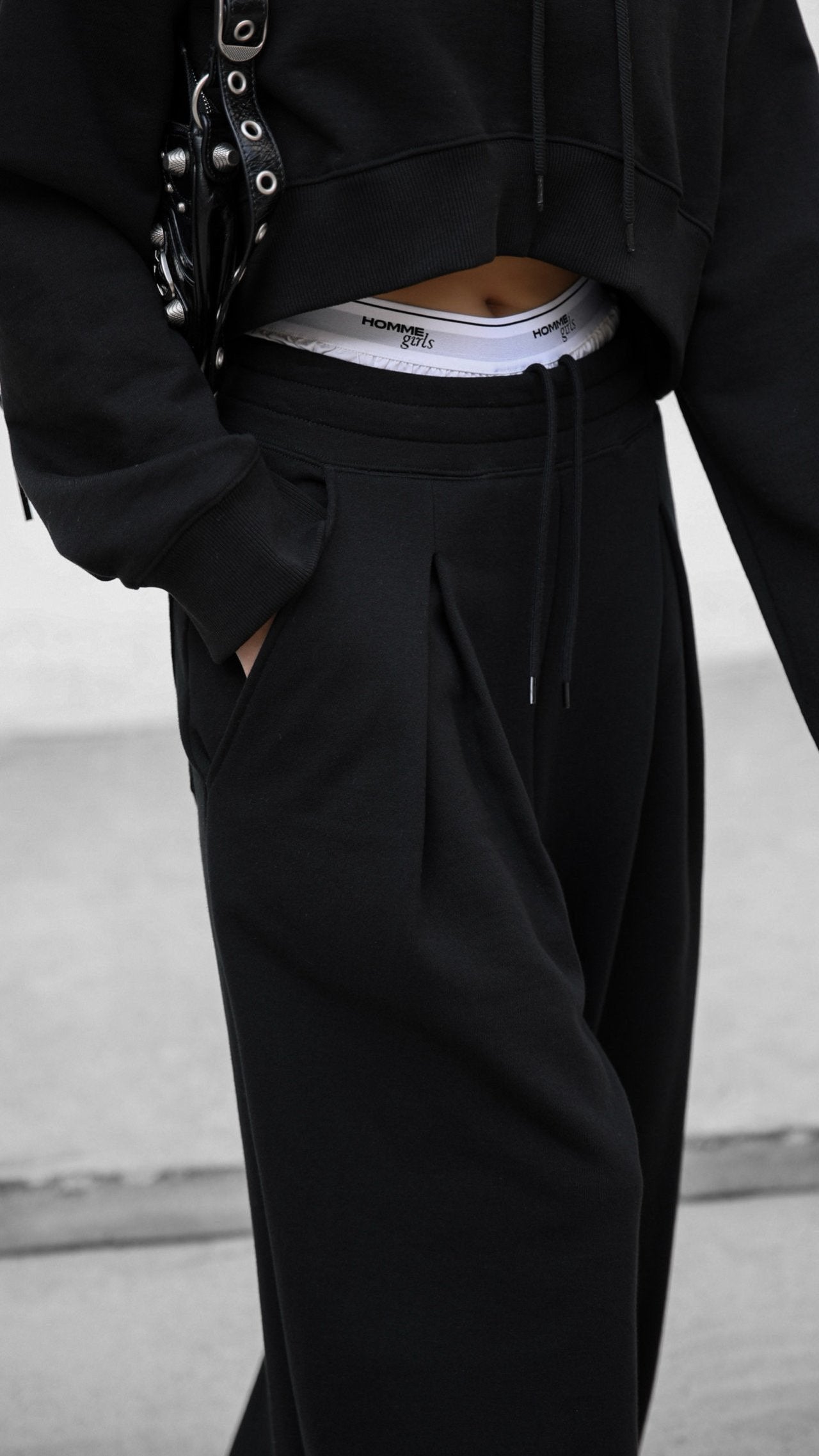 【PAPERMOON 페이퍼 문】SS / Pin - Tuck Detail Sweat Wide Pants