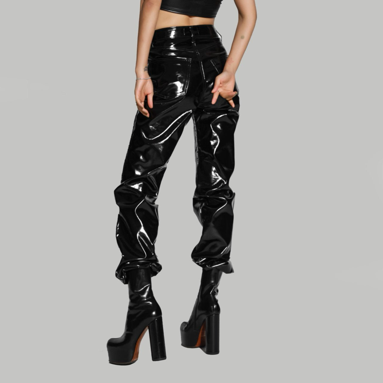 【즉납】【PAPERMOON 페이퍼 문】AW / Patent Vegan Leather Coated Straight Pants