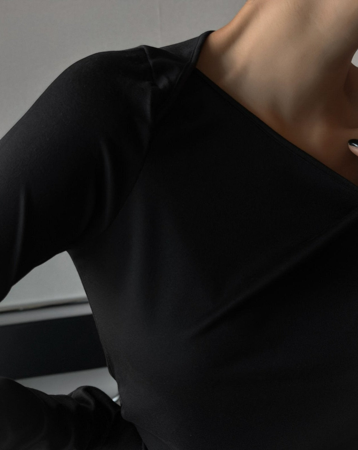 [PAPERMOON] SS / Boatneck Detail Long Sleeved T-Shirt