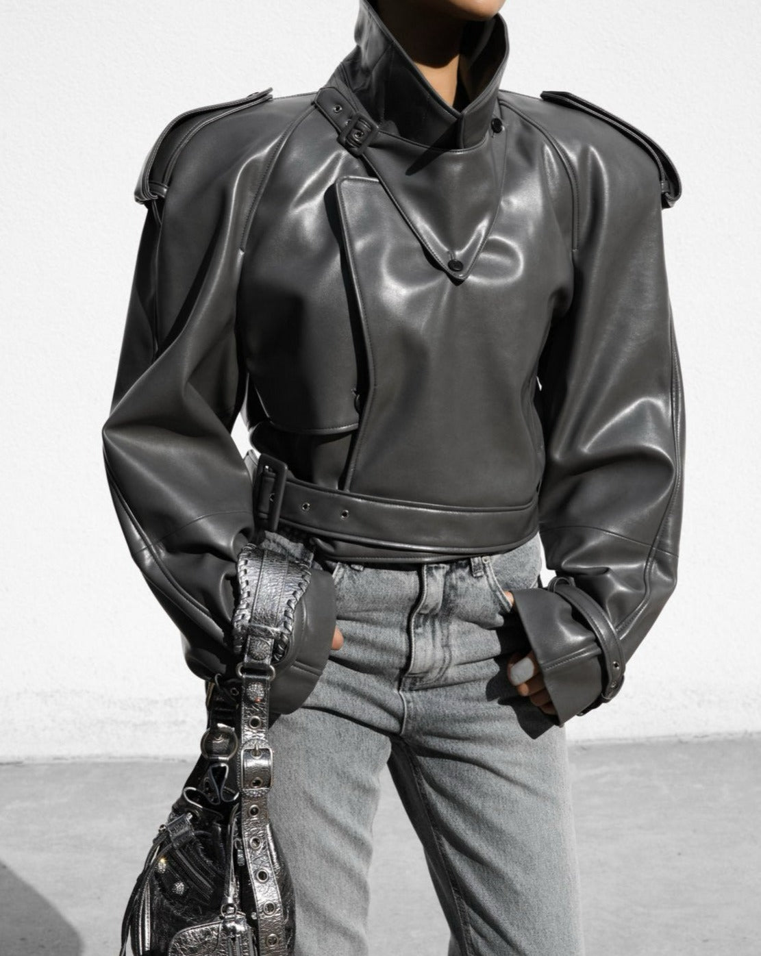 【즉납】【PAPERMOON 페이퍼 문】AW / Belted Buckle Detail Chunky Cropped Leather Trench Jacket