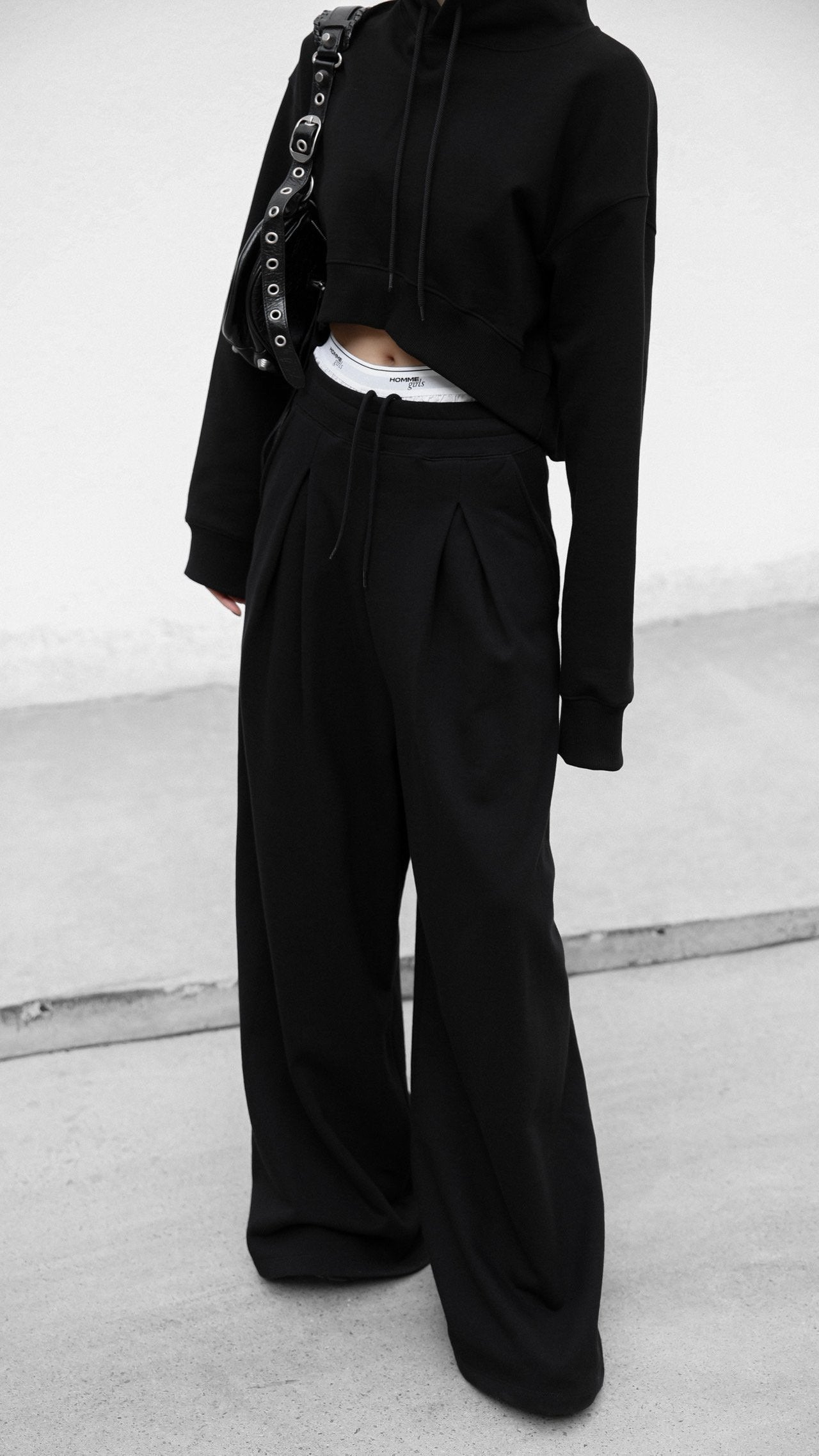 【PAPERMOON 페이퍼 문】SS / Pin - Tuck Detail Sweat Wide Pants