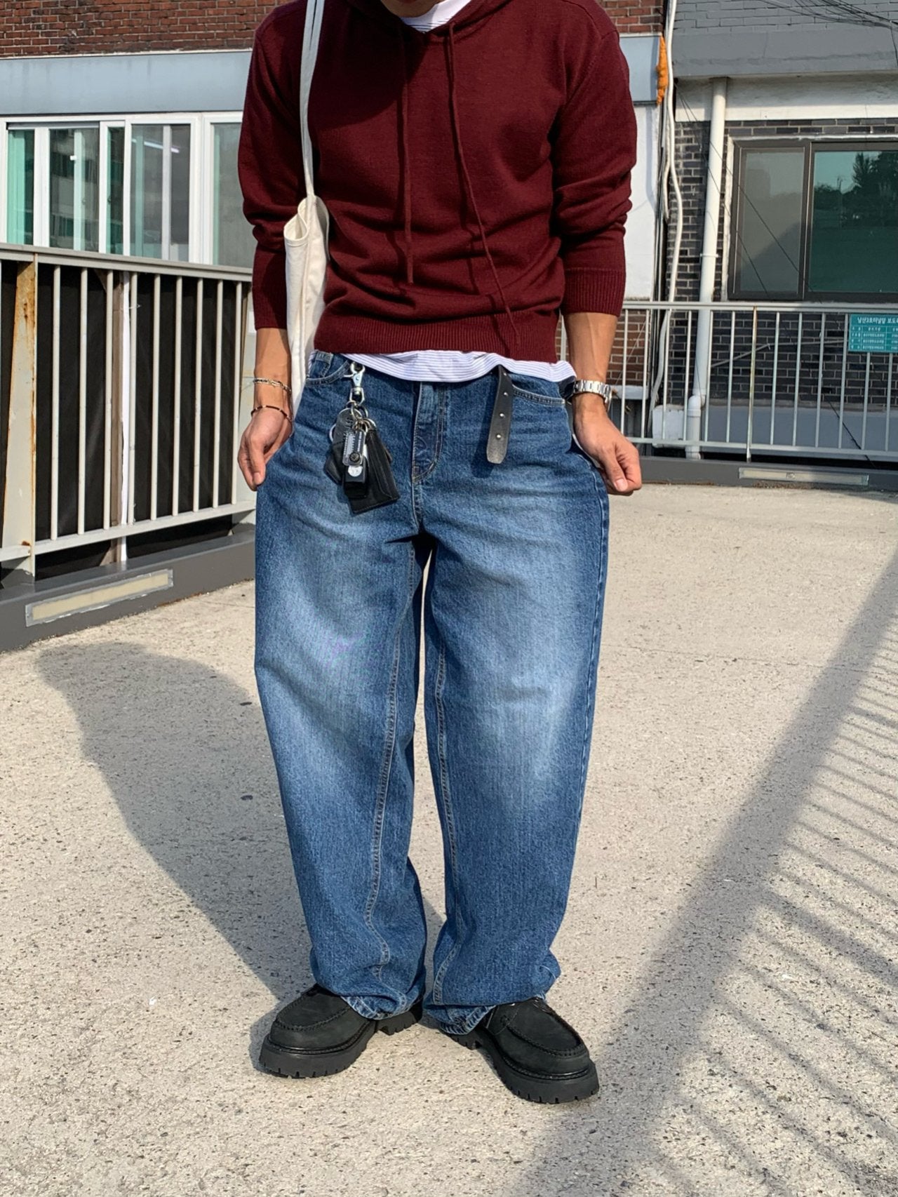 Mid-Blue Curved Denim Pants