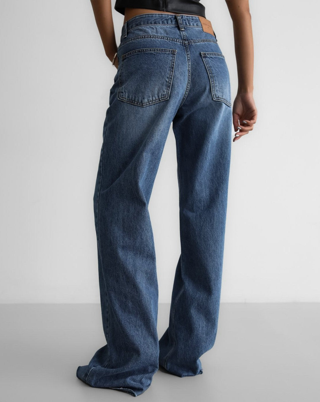 [PAPERMOON] SS / Classic Raw - Cut Wide Fit Mid Blue Jeans