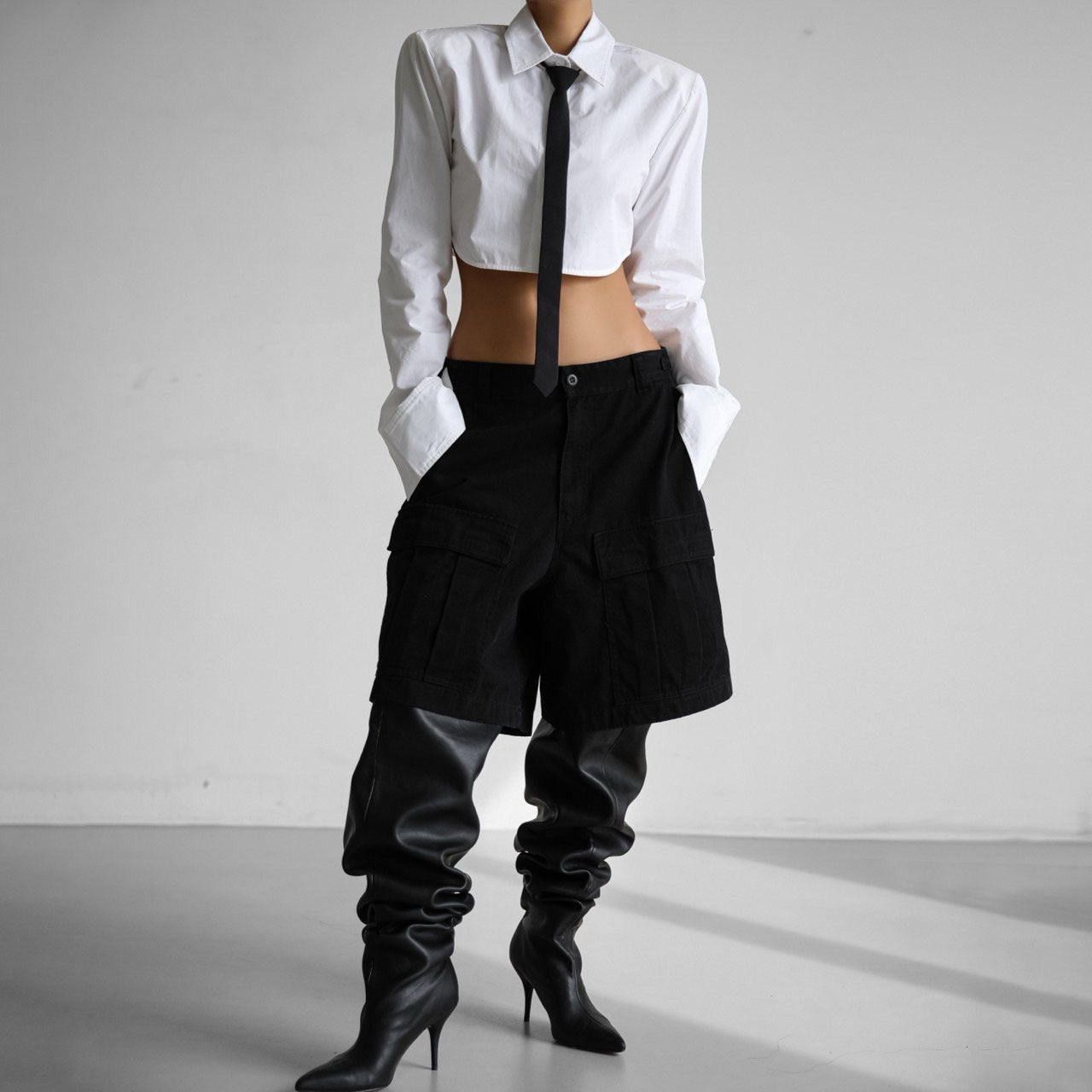 【PAPERMOON 페이퍼 문】SS / LUX Shoulder Pad Cropped Button Down Shirt