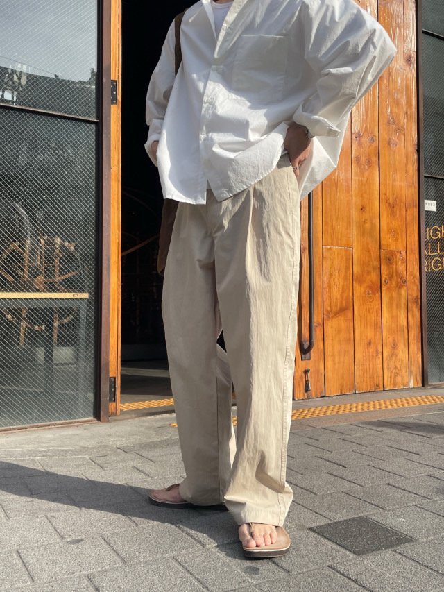 Or One-Tuck Chino Pants