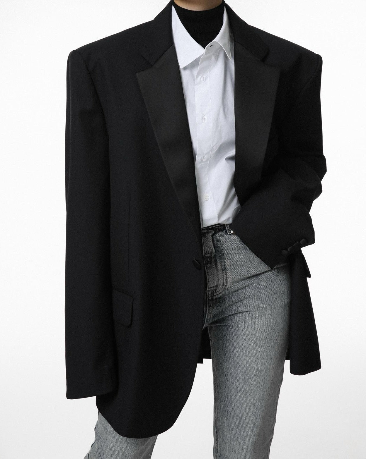 【PAPERMOON 페이퍼 문】SS / Oversized Silky Lapel Single Tuxedo Blazer