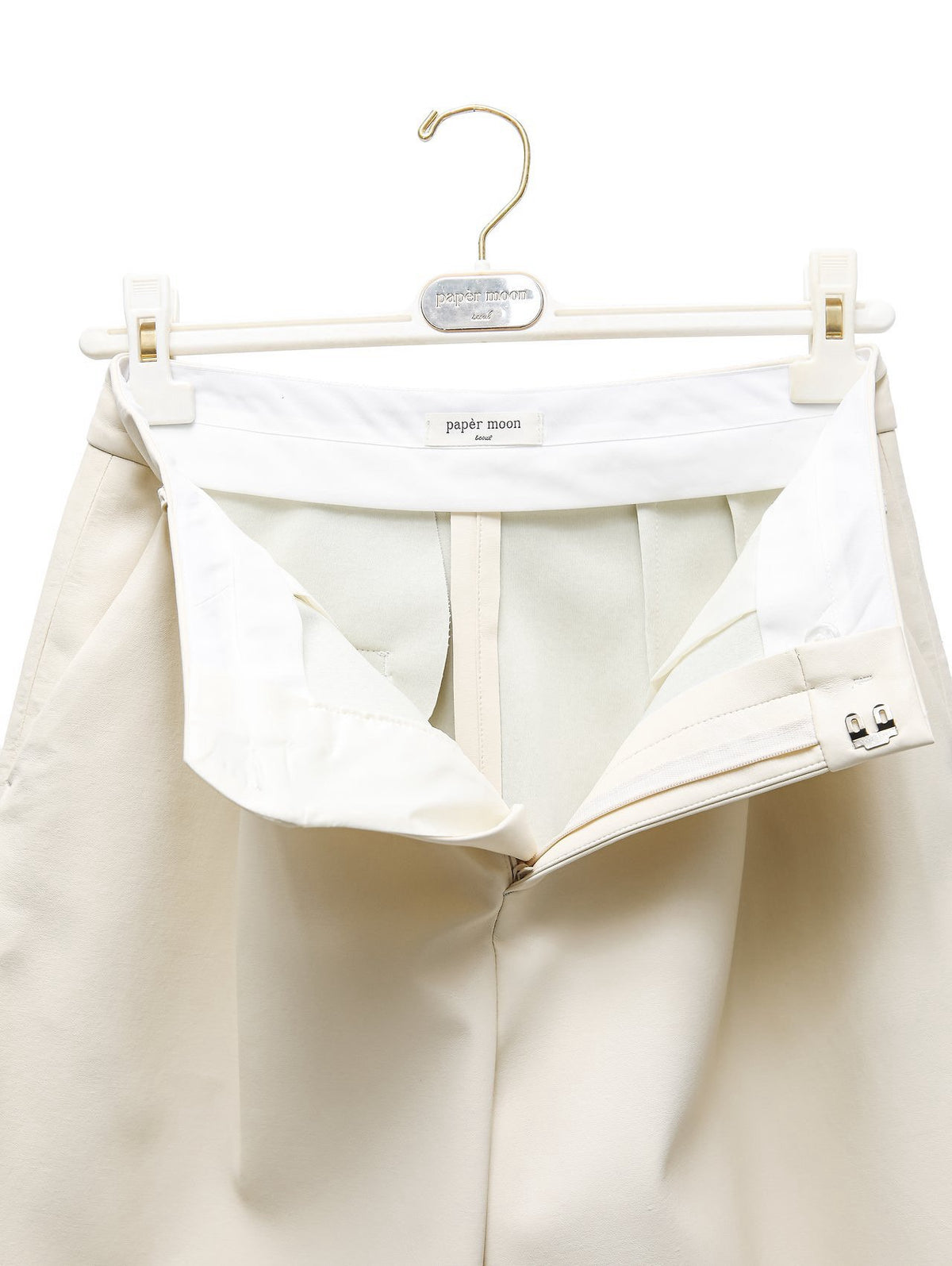 PAPERMOON ペーパームーン クラシックワイドフィットシャイニーレザーバミューダパンツ