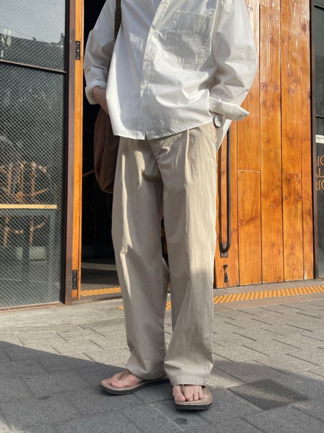 Or One-Tuck Chino Pants