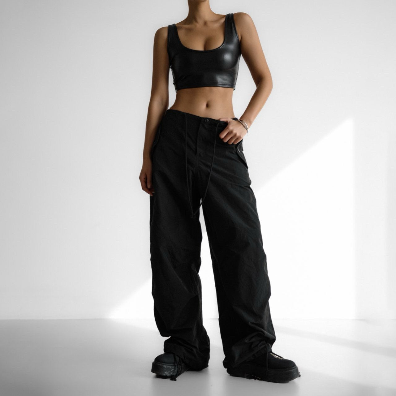 【PAPERMOON 페이퍼 문】SS / Wrinkle Cotton Fabric Oversized Drawstring Trousers