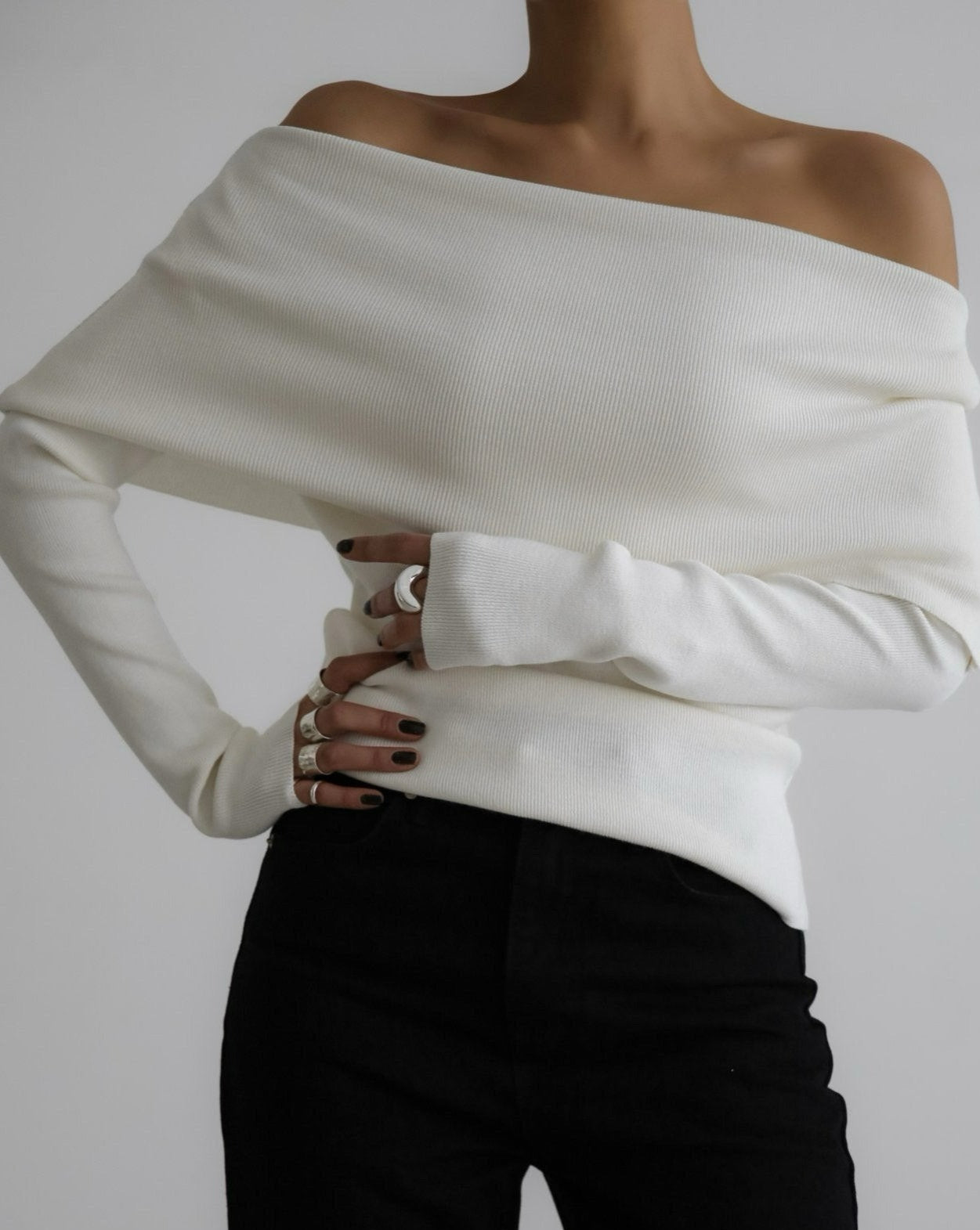 [PAPERMOON] SS / Off Shoulder Long Sleeved Knit Top