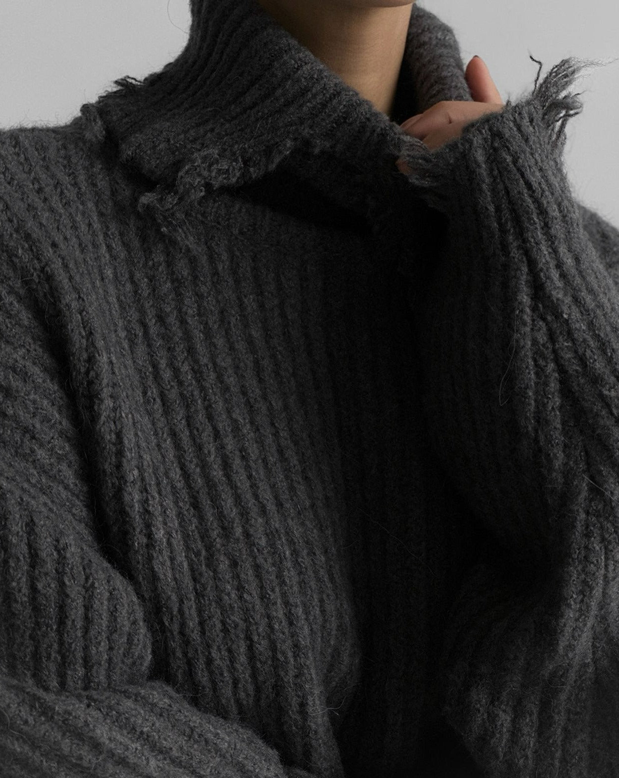 [Ready to ship] [PAPERMOON] AW / Alpaca Blend Wool Chunky Oversized Distressed Turtleneck Knit