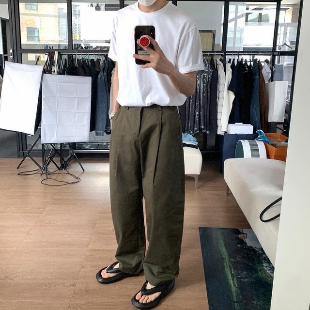Curve Silhouette Wide Pants