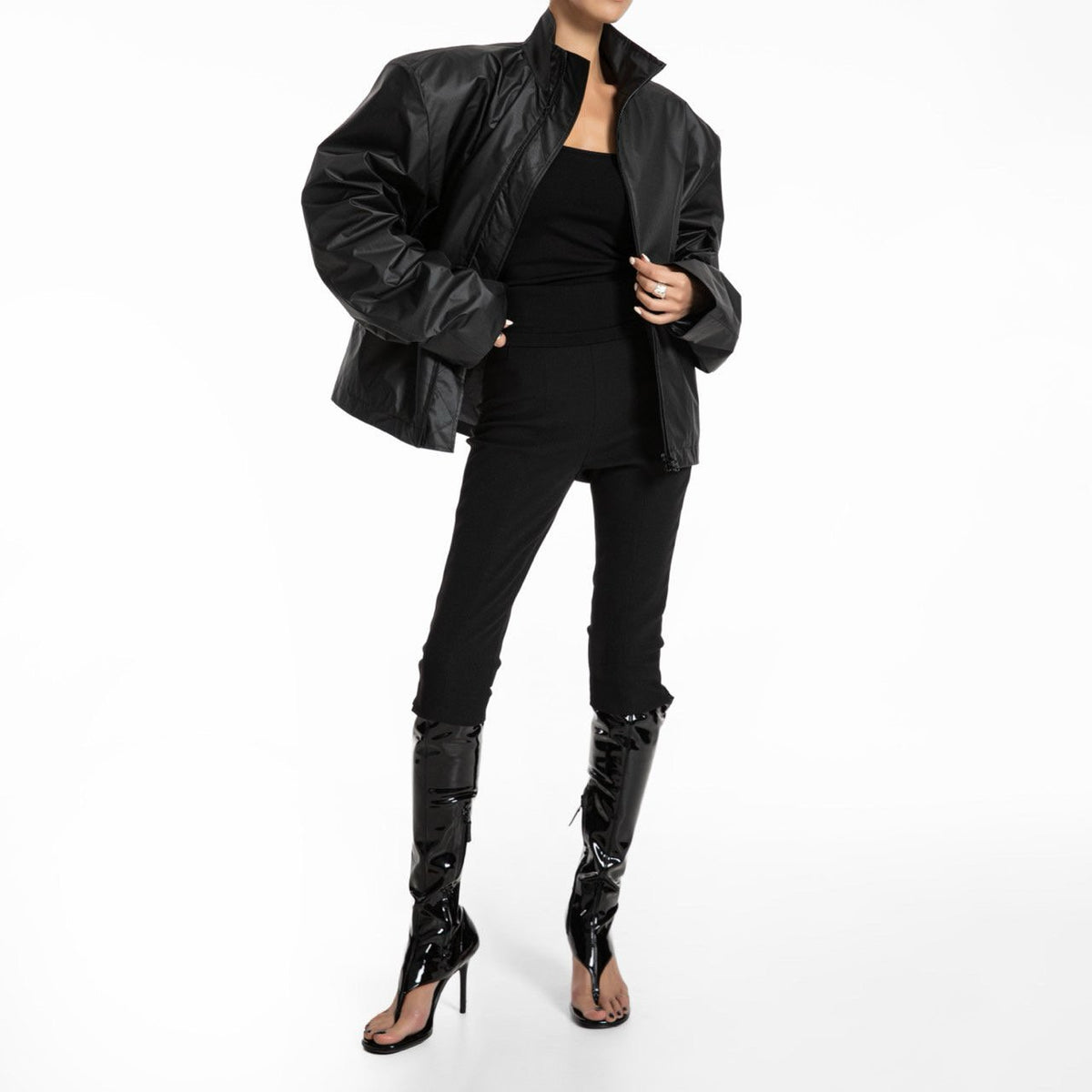 PAPERMOON ペーパームーン ハイカラーパディッドショルダージャンパー
