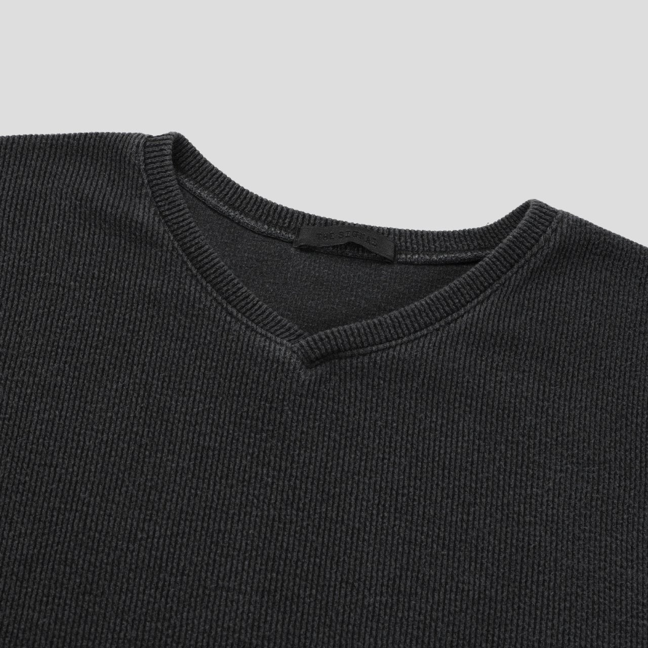 Pigment Knit V-Neck