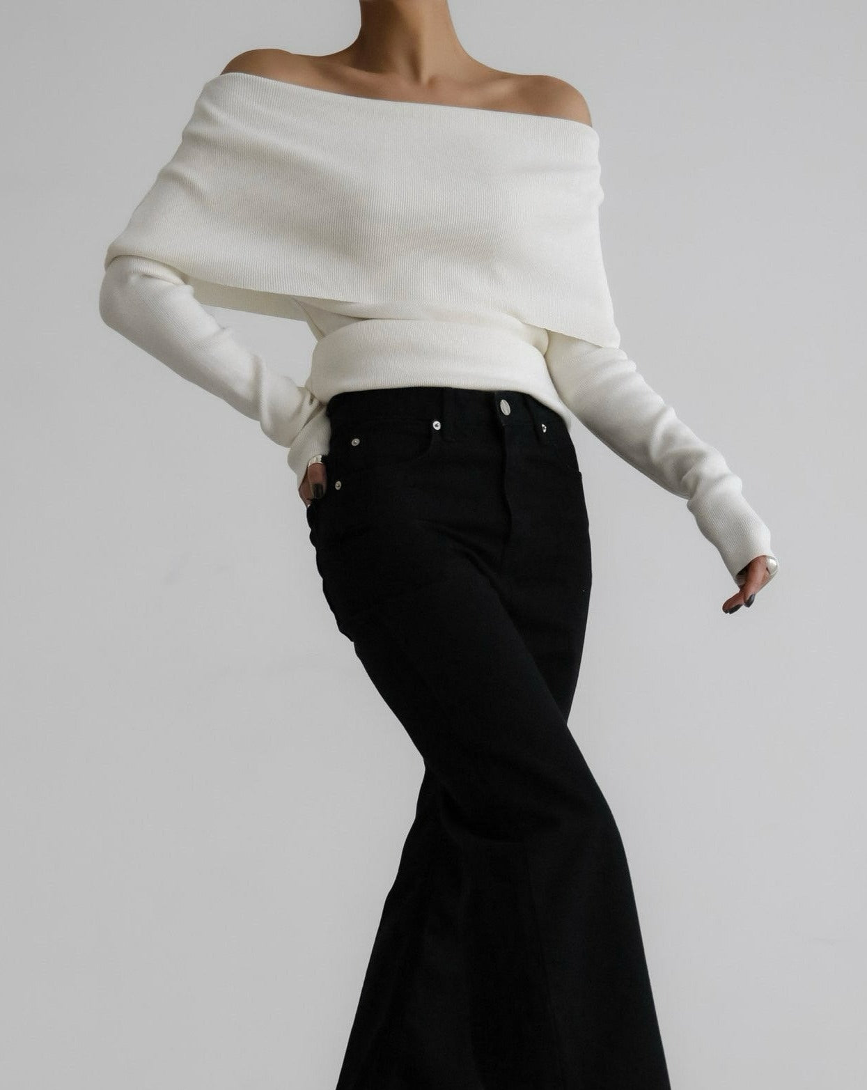 [PAPERMOON] SS / Off Shoulder Long Sleeved Knit Top