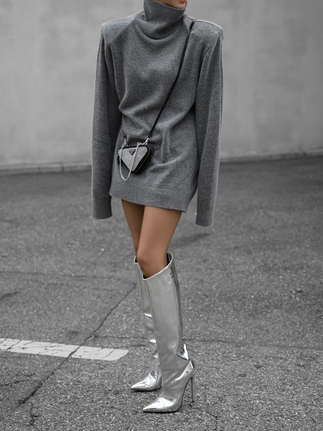【즉납】【PAPERMOON 페이퍼 문】AW / Cashmere Padded Shoulder Turtleneck Mini Dress