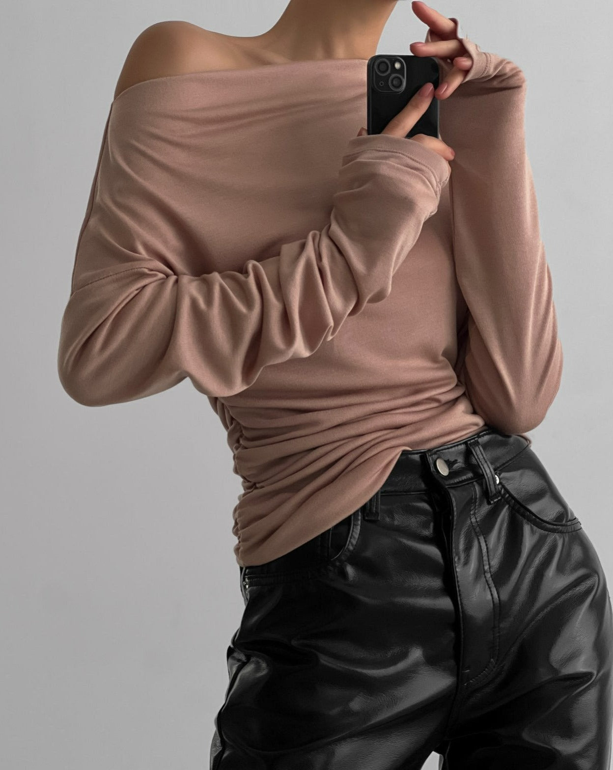 【즉납】【PAPERMOON 페이퍼 문】AW / Side Shirred Draped Detail Boatneck Top