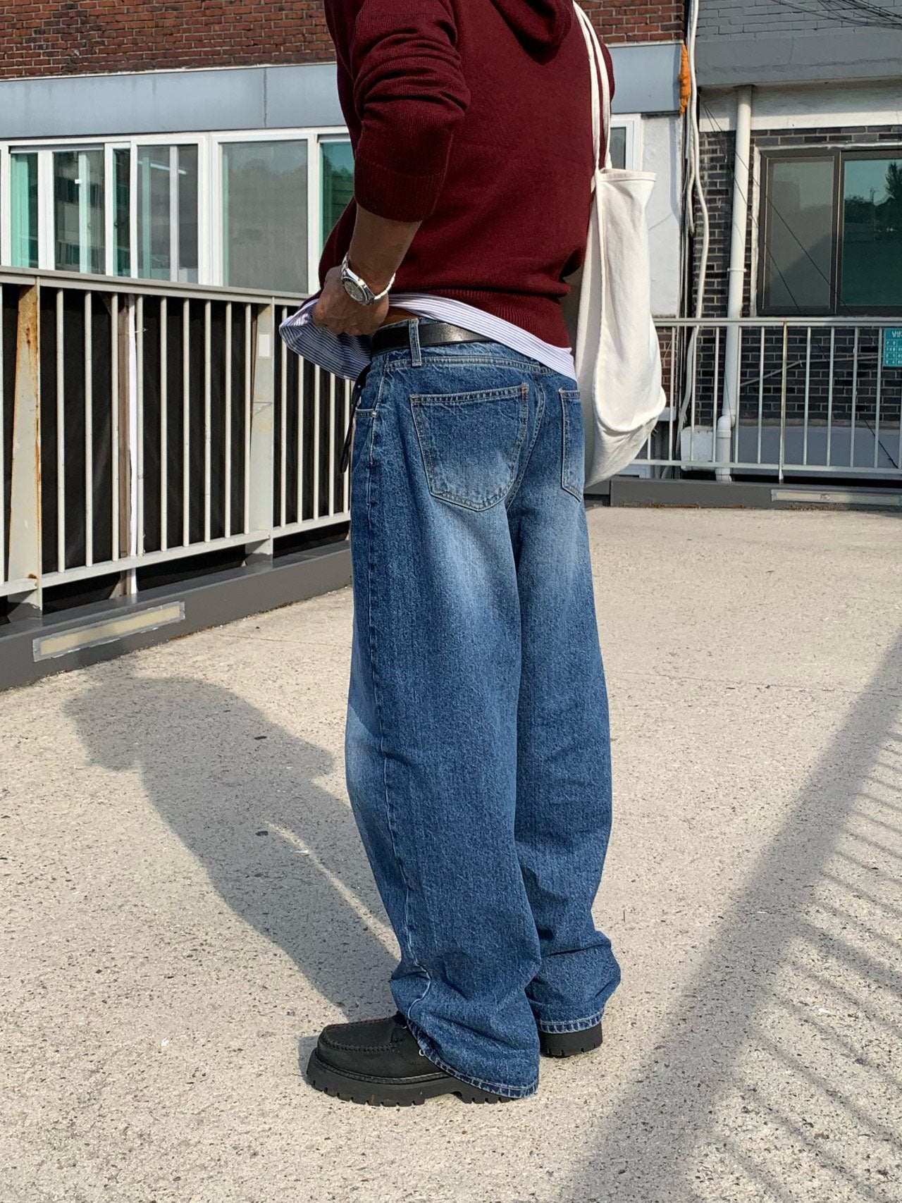 Mid-Blue Curved Denim Pants